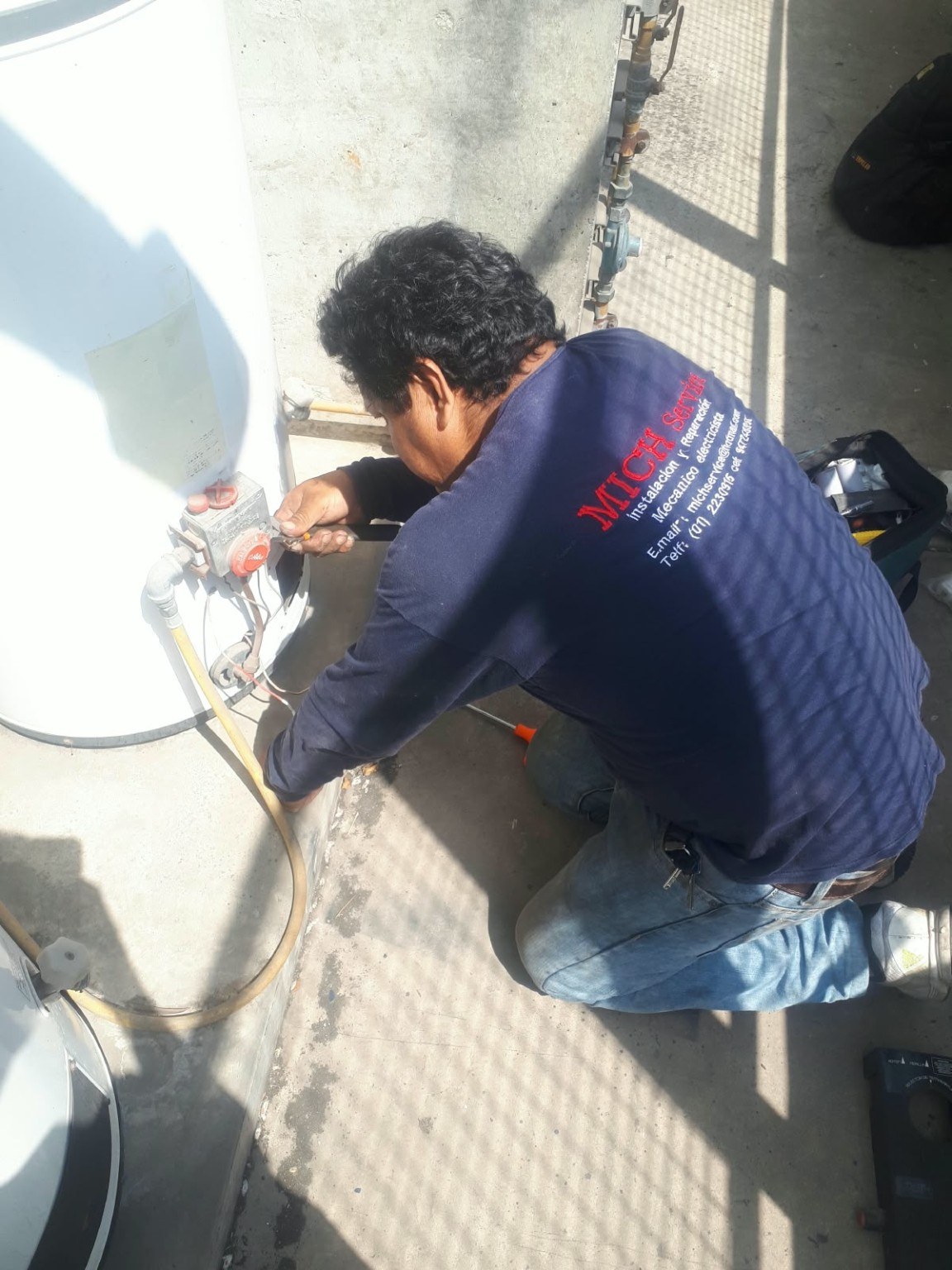 Trabajo técnico en termotanque